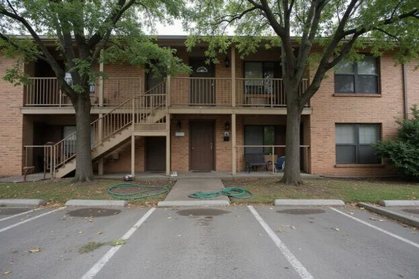 Older garden apartment stock in San Antonio